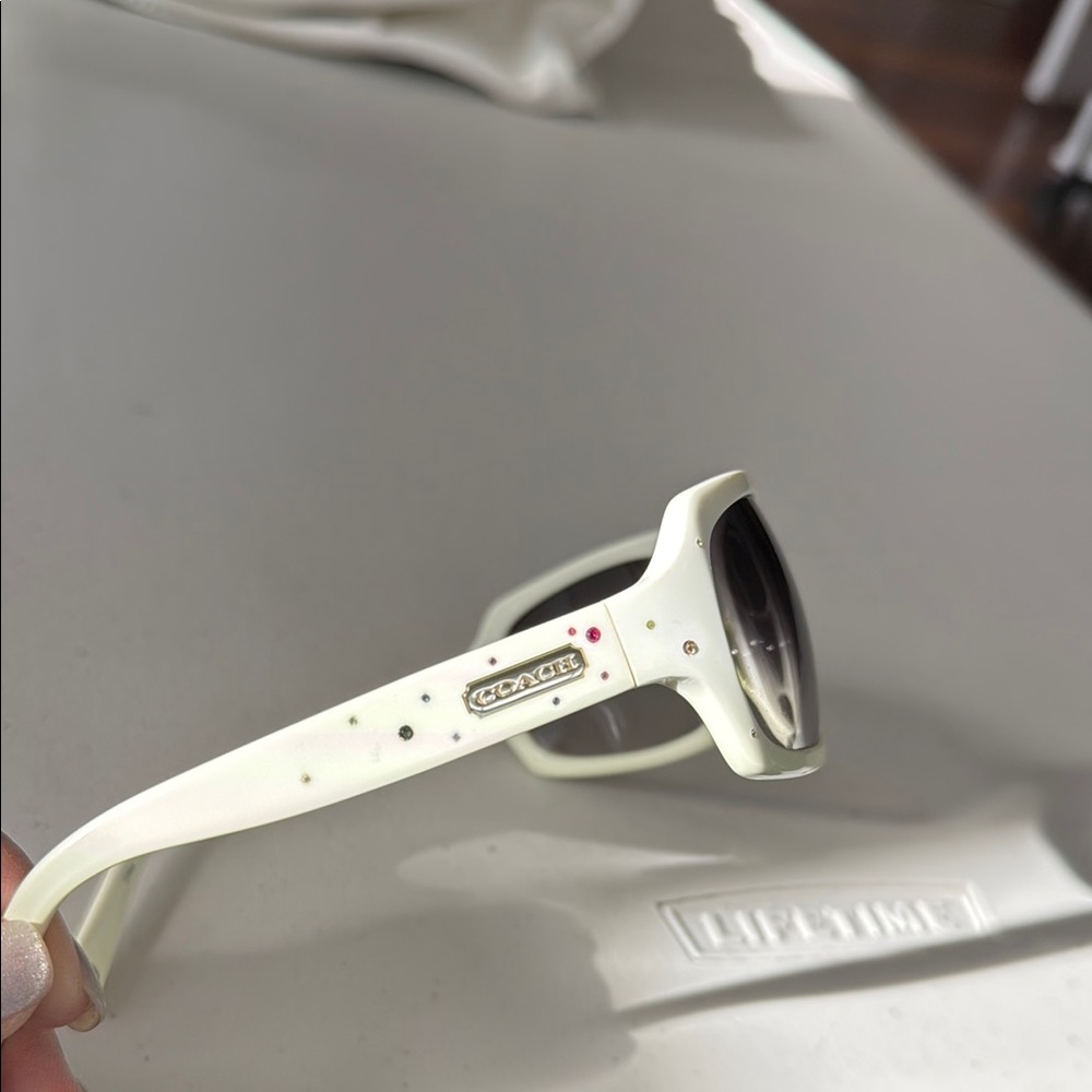 Coach Samantha Sunglasses - Picture 5 of 16